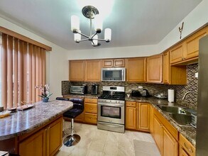 20 N Albert St in Mount Prospect, IL - Foto de edificio - Building Photo