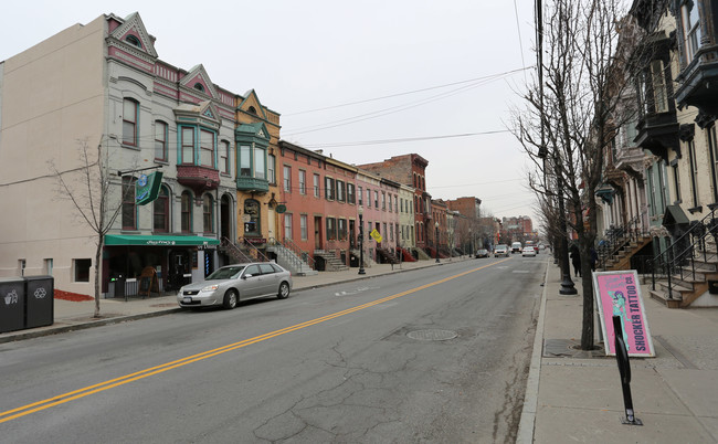 297 Lark St in Albany, NY - Building Photo - Building Photo