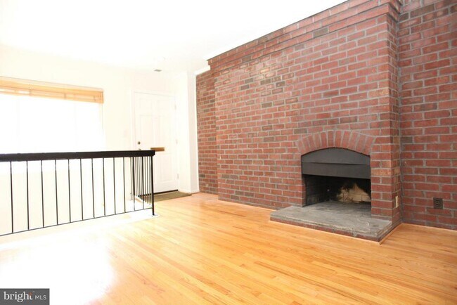 property at 1089 Paper Mill Ct