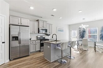 Room in House on Zoya Ct in Atlanta, GA - Building Photo - Building Photo