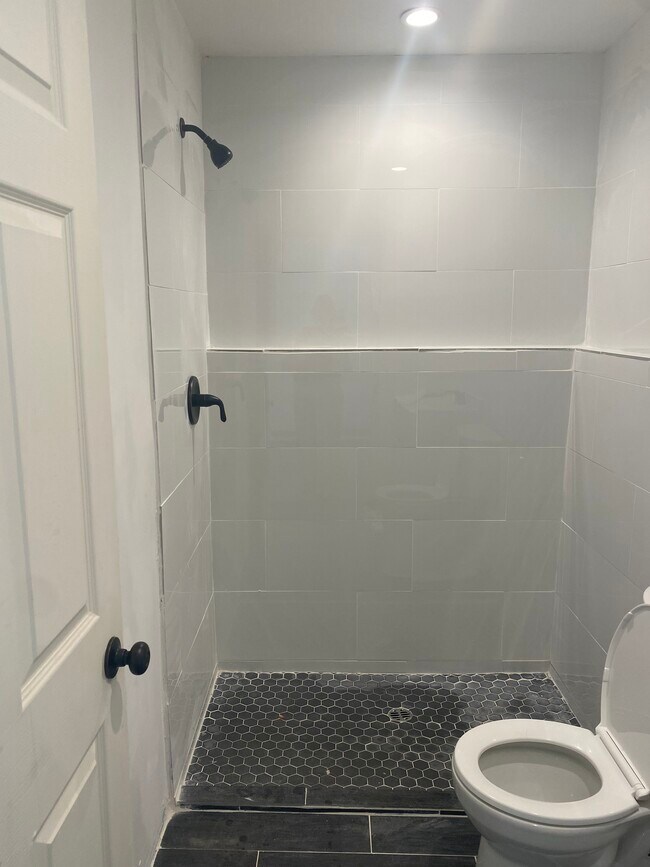 2403 Elizondo Ave in Simi Valley, CA - Foto de edificio - Building Photo