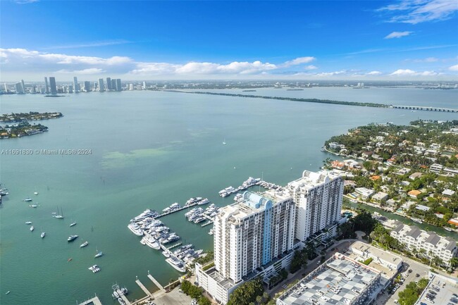 1800 Sunset Harbour Dr in Miami Beach, FL - Building Photo - Building Photo