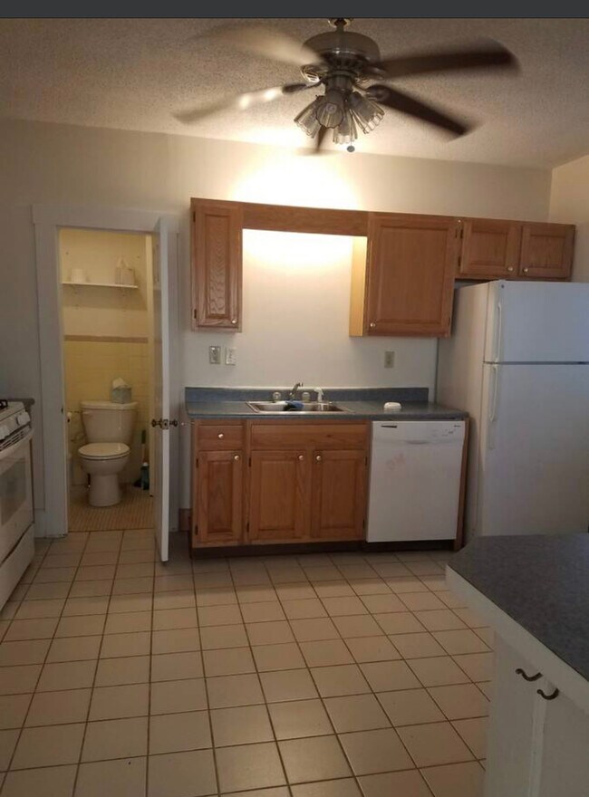 124 Main St, Unit 3 photo'