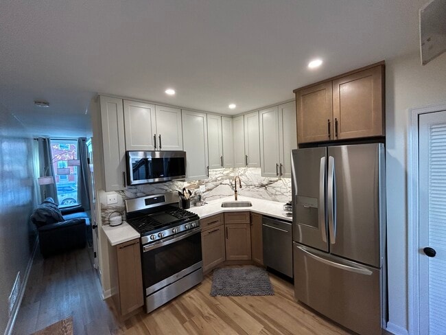 114 N Collington Ave in Baltimore, MD - Building Photo - Building Photo