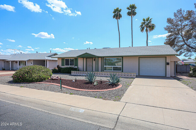 10955 W Connecticut Ave in Sun City, AZ - Building Photo - Building Photo