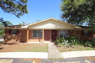 10151 Guidy Ln in Pensacola, FL - Building Photo