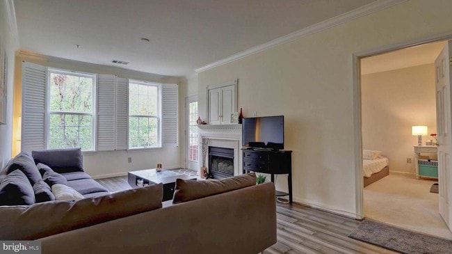 4950 Brenman Park Dr-Unit -214 in Alexandria, VA - Building Photo - Building Photo