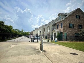 5180 Myrtle Trail Dr in Baton Rouge, LA - Building Photo - Building Photo