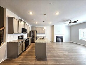 338 Lanier Cir in Woodstock, GA - Foto de edificio - Building Photo