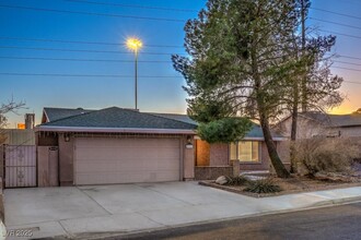 5217 Casco Wy in Las Vegas, NV - Building Photo - Building Photo