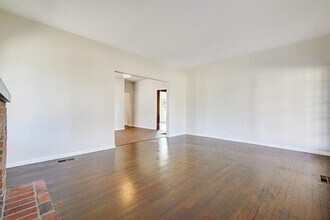 811 SW 5th Ave in Mineral Wells, TX - Building Photo - Building Photo