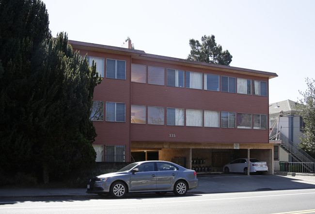 335 Alcatraz Ave in Oakland, CA - Building Photo - Building Photo