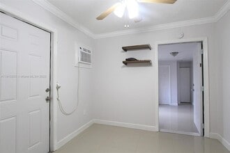 7281 SW 9th St, Unit 2 in Miami, FL - Building Photo - Building Photo