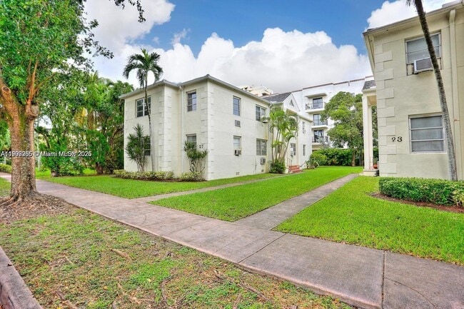 23 Phoenetia Ave in Coral Gables, FL - Building Photo - Building Photo