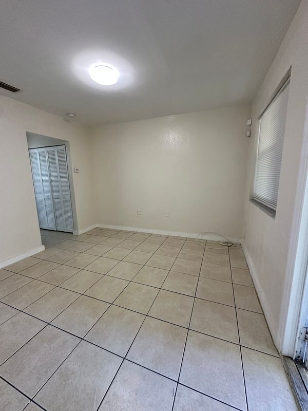 609 NW 7th Ave in Hallandale Beach, FL - Building Photo - Building Photo