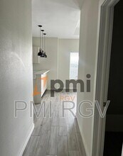 1320 N McColl Rd in Edinburg, TX - Building Photo - Building Photo