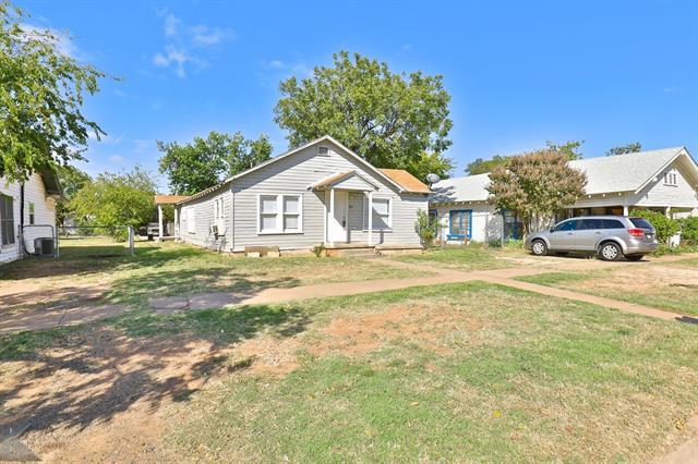 1126 Cedar St in Abilene, TX - Foto de edificio - Building Photo