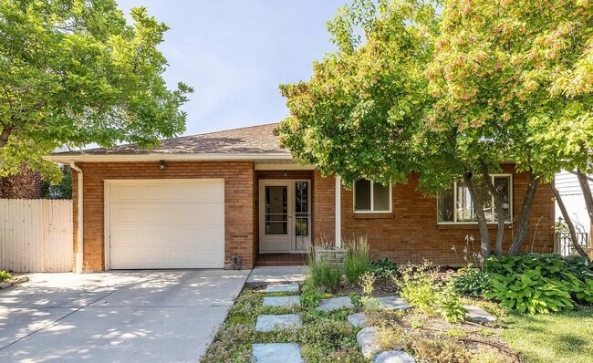 property at 418-420 E 12th Ave