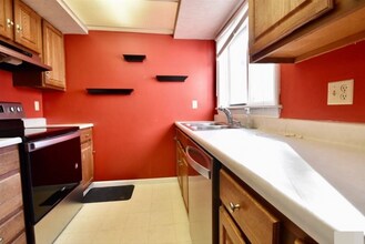 6831 N Frostwood Pkwy in Peoria, IL - Building Photo - Building Photo