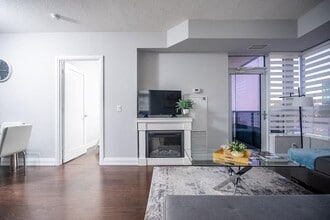 5 Sheppard Ave in Toronto, ON - Building Photo - Building Photo