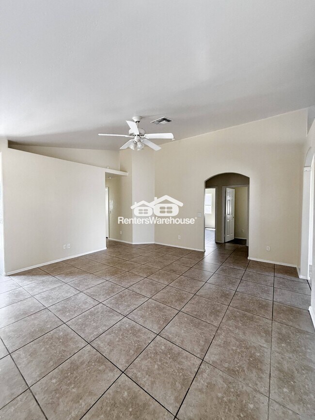 6744 W Northview Ave in Glendale, AZ - Building Photo - Building Photo