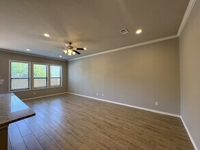 4011 Oaklawn St in Bryan, TX - Building Photo - Building Photo