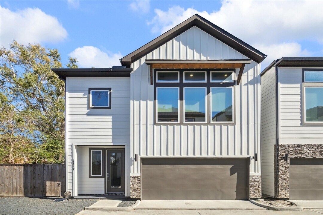 9414 Campbell Rd in Houston, TX - Foto de edificio