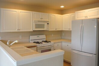 1224 SE Seaport Cir in Corvallis, OR - Building Photo - Building Photo