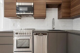 334 St Paul St in Baltimore, MD - Building Photo - Building Photo