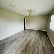 6311 Real St in Groves, TX - Building Photo - Building Photo