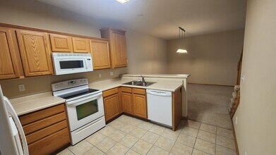 1208 SE Birch Ln in Ankeny, IA - Building Photo - Building Photo