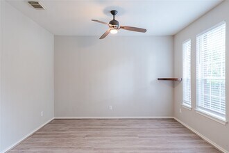 119 S Merryweather Cir in Conroe, TX - Building Photo - Building Photo