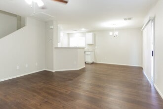 8417 Warthen Meadows St in Las Vegas, NV - Foto de edificio - Building Photo