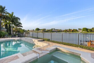 2144 Henley Pl in Wellington, FL - Foto de edificio - Building Photo