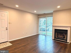 243 Barclay Ct in West Deptford, NJ - Building Photo - Building Photo