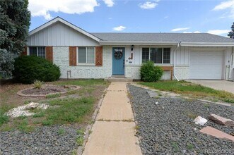 932 S Holly St in Denver, CO - Building Photo - Building Photo