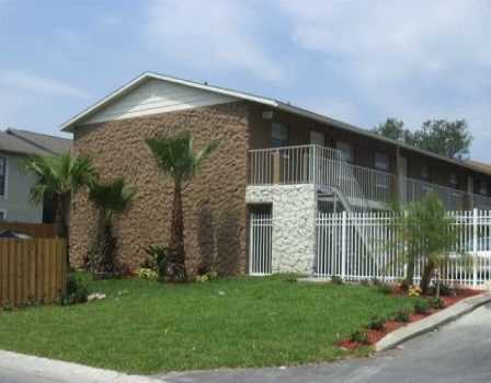 Pebblewood Apartments in Tampa, FL - Building Photo - Building Photo