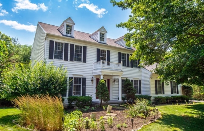property at 5 Savannah Ct