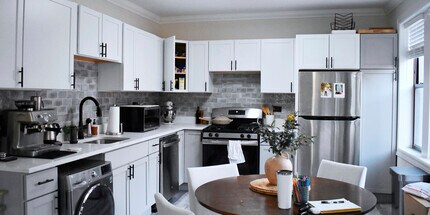 839 W Cornelia Ave, Unit 839-2N in Chicago, IL - Building Photo - Building Photo