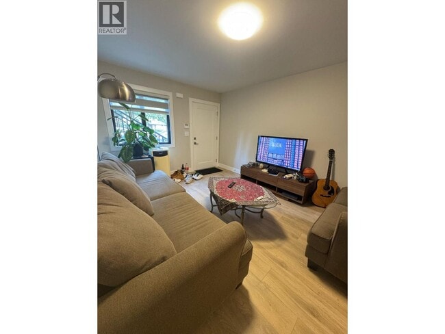 2240 Brookmount Ave in Coquitlam, BC - Building Photo - Building Photo