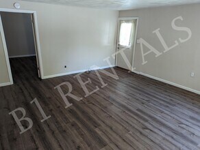 326 6th St in North Vernon, IN - Building Photo - Building Photo