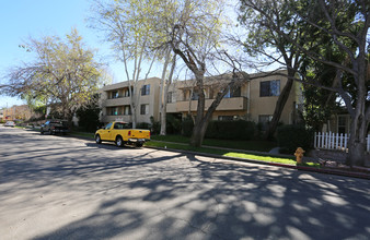 Otsego Arms in North Hollywood, CA - Building Photo - Building Photo