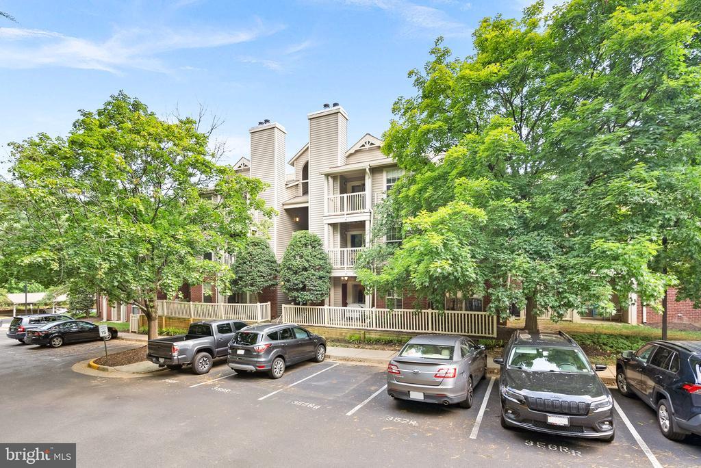 1725 Ascot Way in Reston, VA - Building Photo