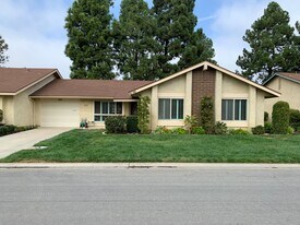 6130 Village 6 in Camarillo, CA - Building Photo