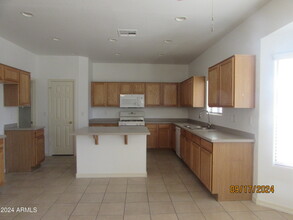 17435 W Saguaro Ln in Surprise, AZ - Building Photo - Building Photo