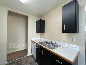 1299 N Stephanie Ln in Nampa, ID - Building Photo - Building Photo