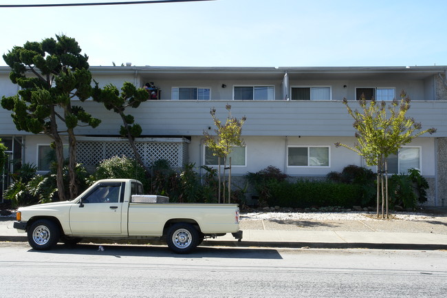 1518 Oxford St in Redwood City, CA - Foto de edificio - Building Photo