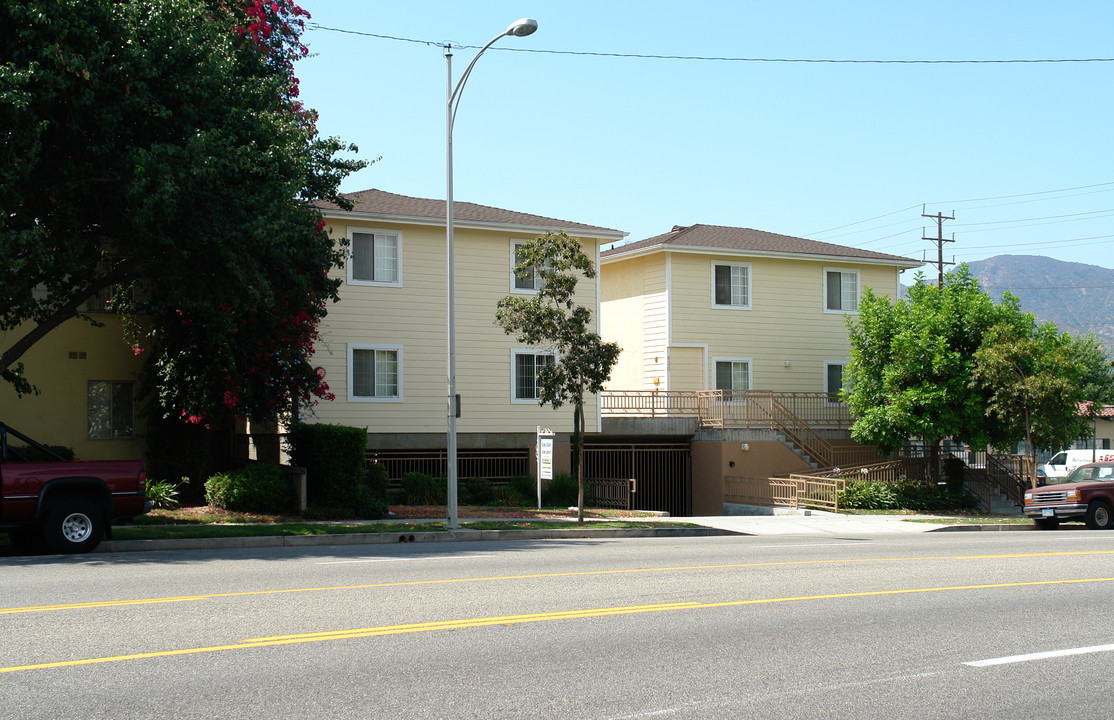 430 W Alameda Ave in Burbank, CA - Foto de edificio