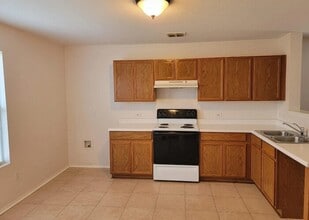 12612 Kingsgate Dr in Rhome, TX - Building Photo - Building Photo