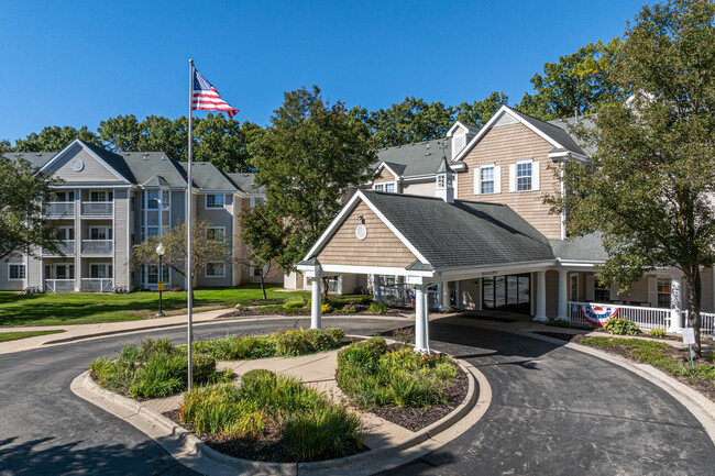 Grand Woods Senior Apartments in Grand Rapids, MI - Building Photo - Building Photo